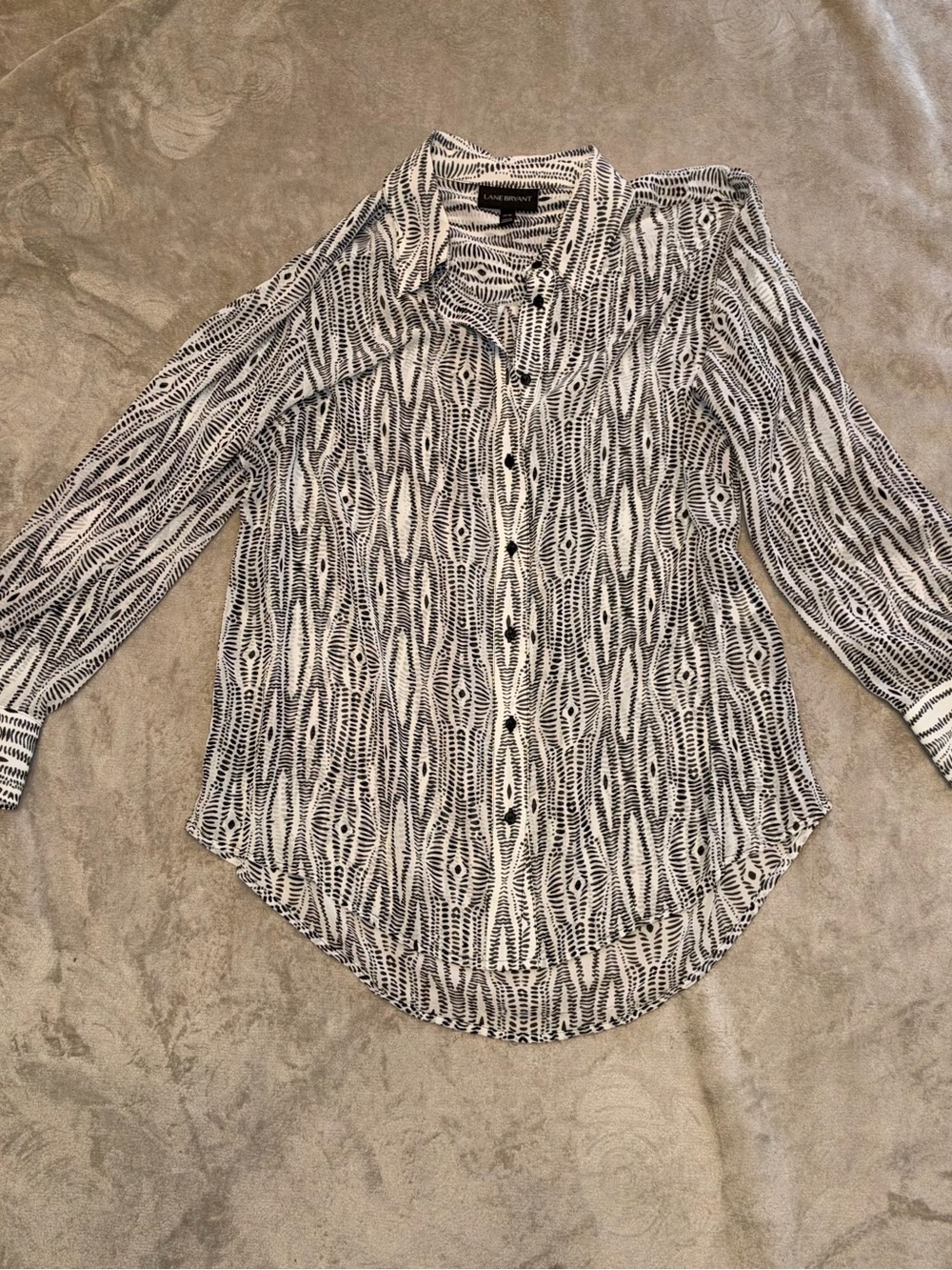 Women’s Lane Bryant Black & White Patterned Button-Up Blouse